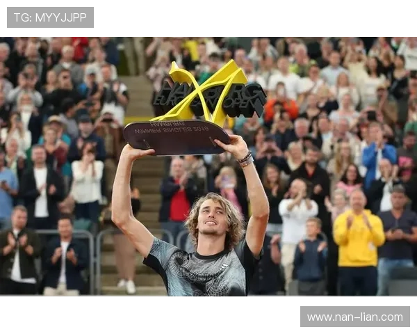 兹维列夫时隔一年重返冠军荣耀